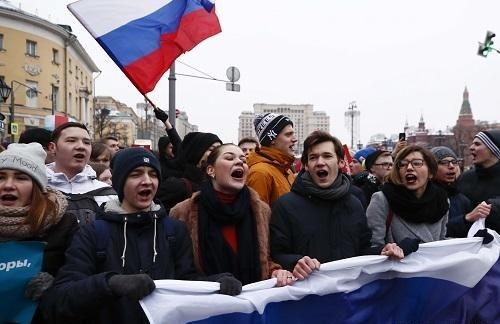 如果俄罗斯崩溃了，对谁最有利呢？说出来可能不信，俄罗斯一旦完蛋，所有人都能笑出声