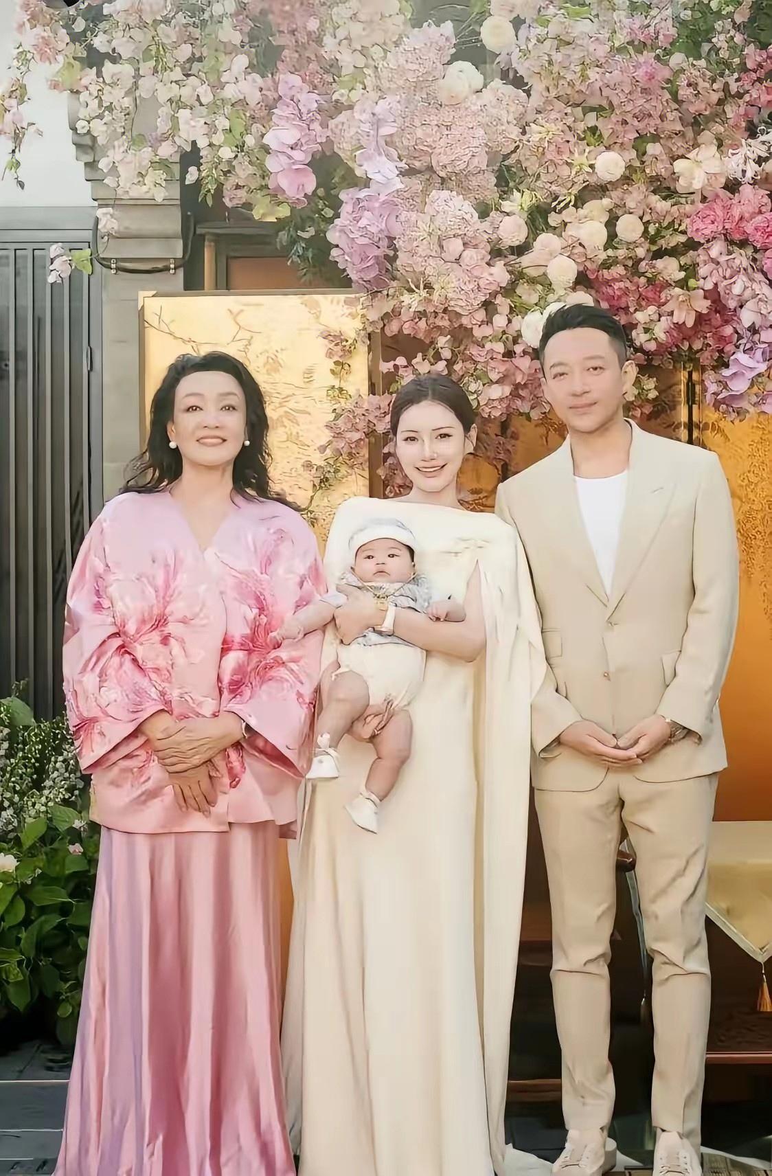 还是原配看着顺眼！
前妻是大明星，感觉没可比性！

2026年6月，汪小菲、马筱