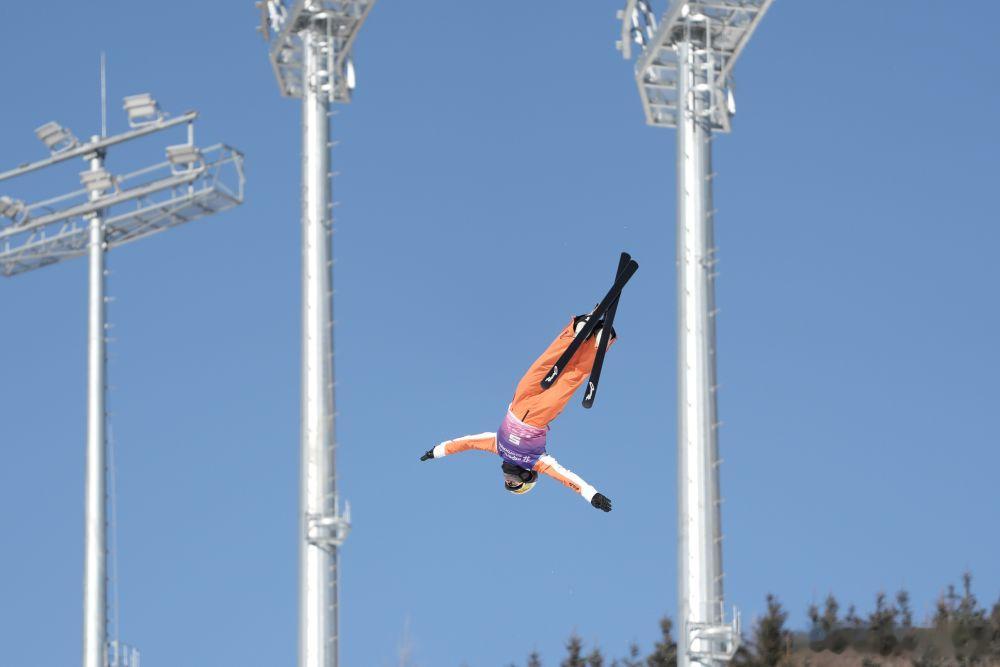 李天马齐广璞包揽冠亚军李天马赛后表示：“我在决赛第一轮完成得还不错，第二轮选择高