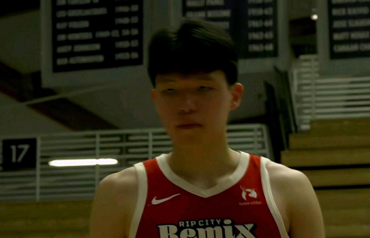 杨瀚森继续交学费！撕裂之城混音加时拿下12连胜的南湾湖人止颓势，杨瀚森反而打出发