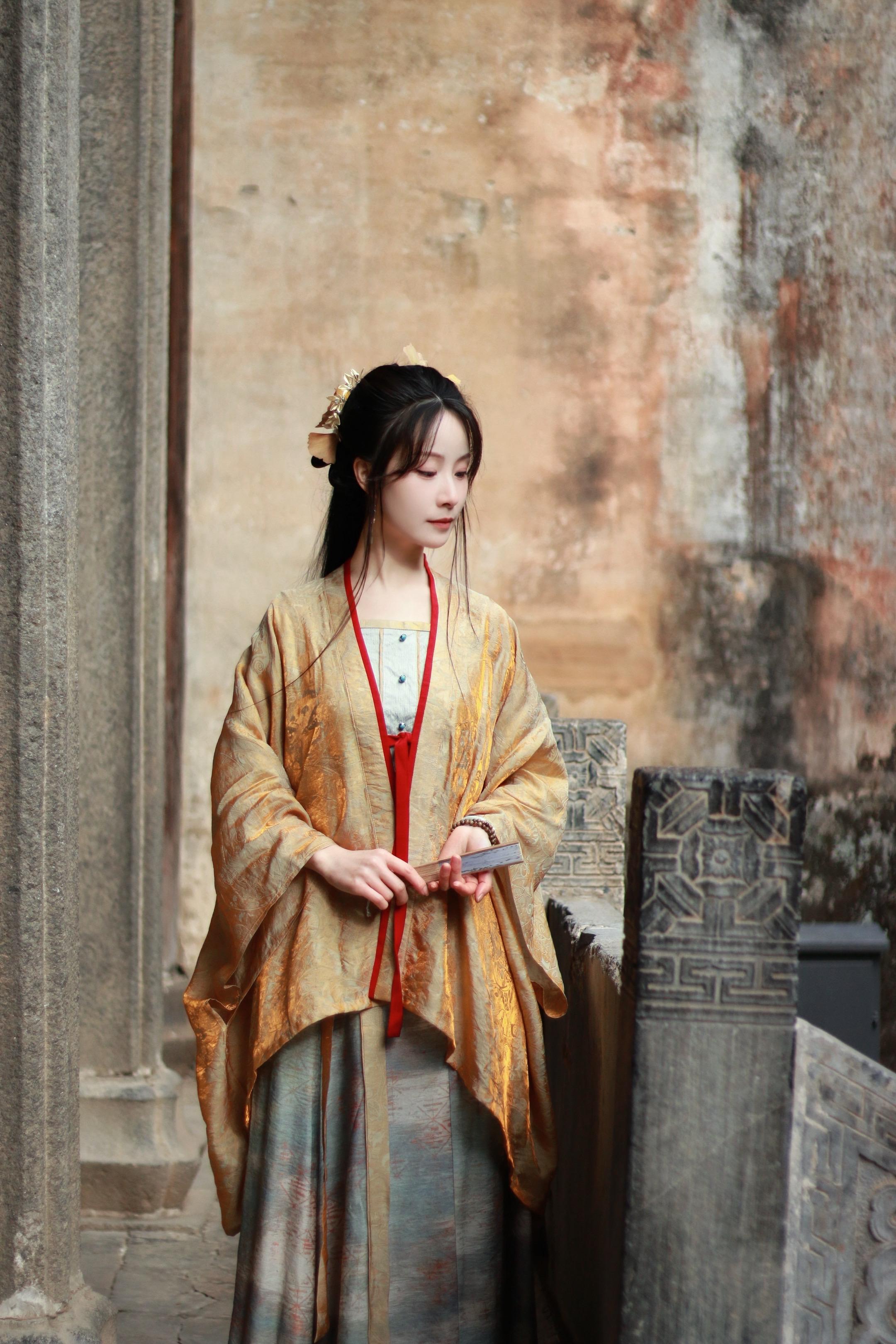 跟着红尘 跟随我浪迹一生