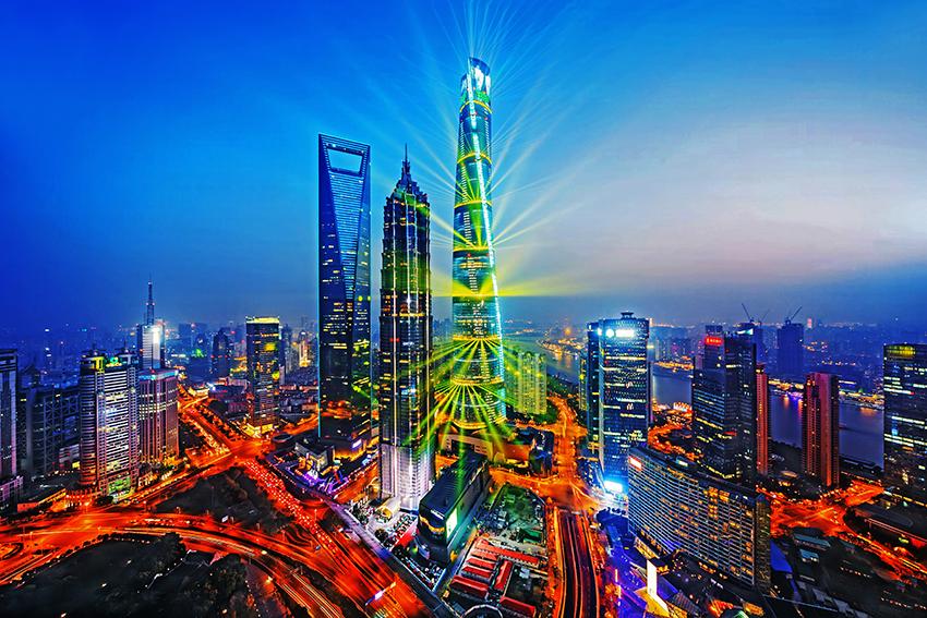 逆势而上！
2015年，上海GDP增长6.9%；
2016年，上海GDP增长6.