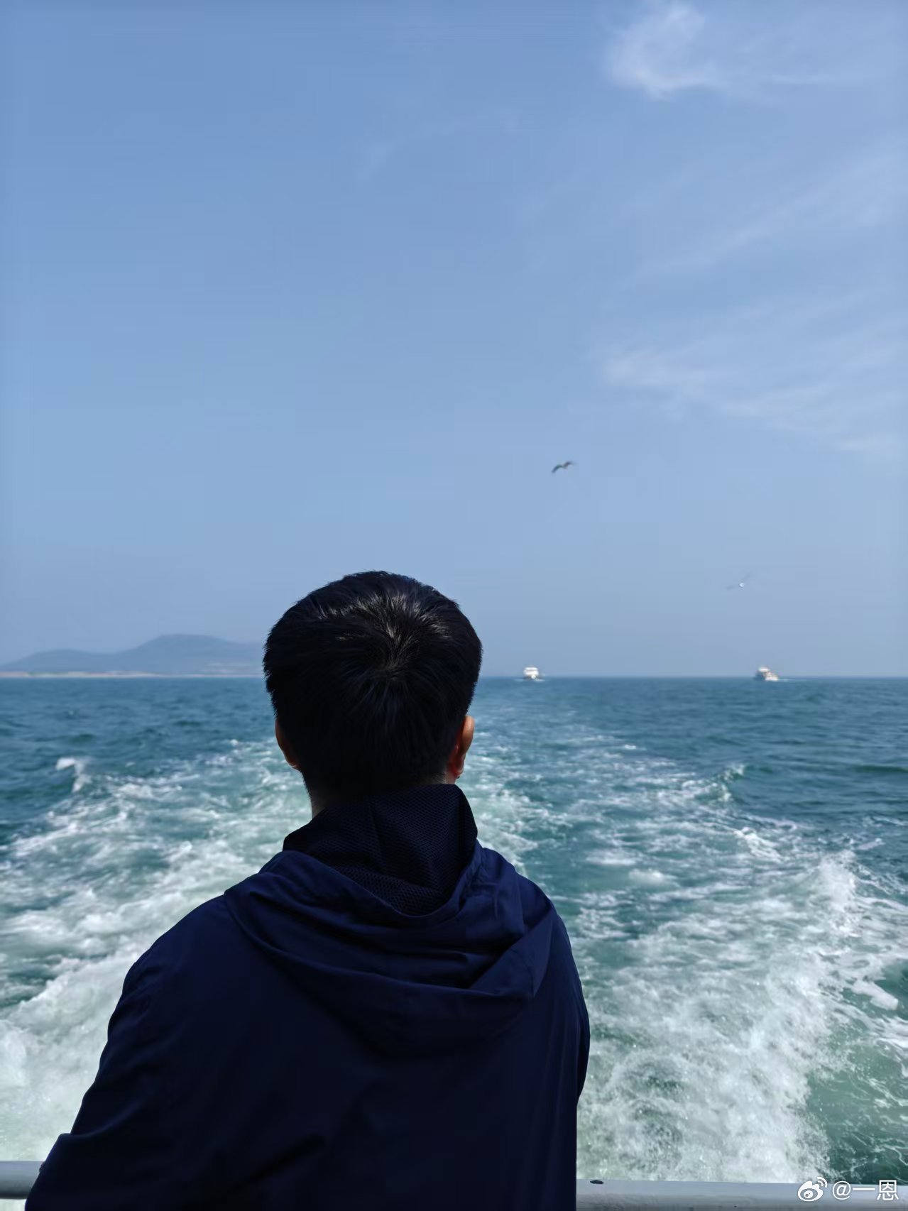 专程来到古寺，燃香叩拜，想问菩萨，到底什么才算真正的善缘。菩萨告诉我，最好的善缘