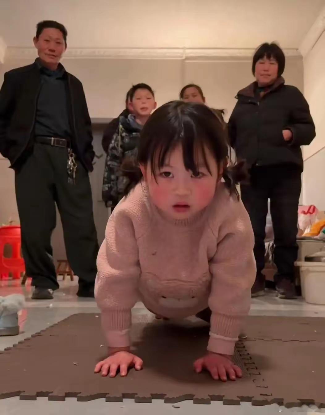钱再多有什么用？千万粉丝网红"瑶一瑶"，终为父母的荒唐买了单 