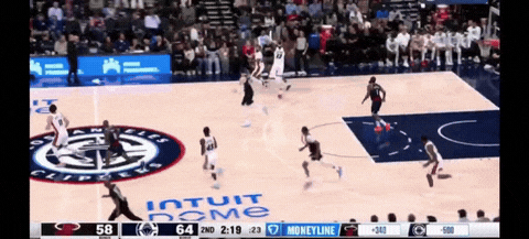 无比流畅！快船三传两导快速得分
今天快船在主场迎战热火。
第二节距离比赛结束还有