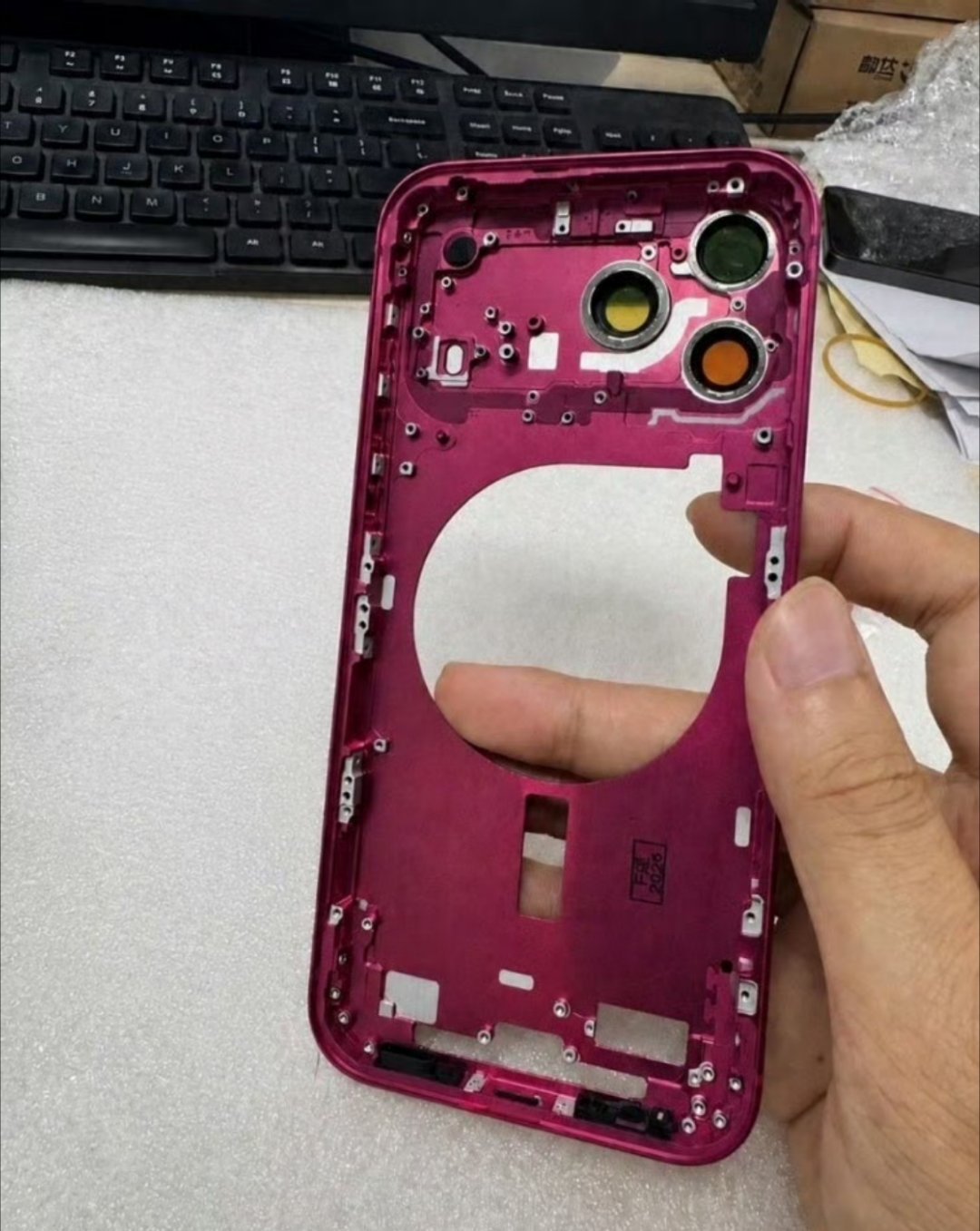 iPhone18ProMax配色今年这18系列被扒的裤衩都快不剩了最起码现阶段爆