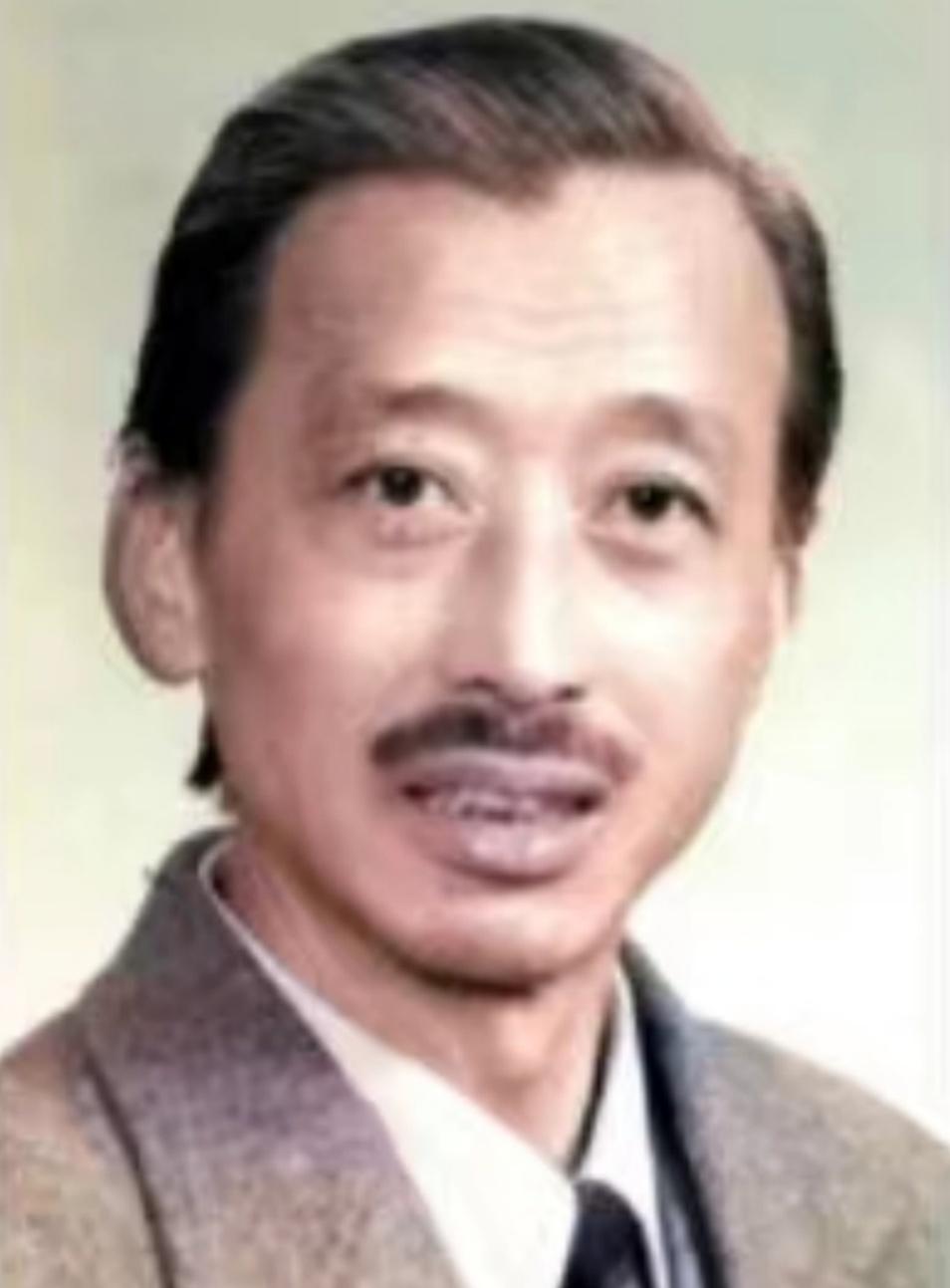 从战场机要兵到一级作家！陈其昌半生卫国、半生从文
 
陈其昌，吉林人。1960年