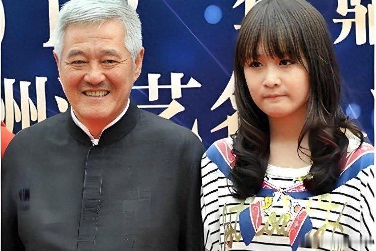 凤凰新闻【那个让14亿人笑了21年的本山大叔，再也不上台了】没有什么事，比亲闺女