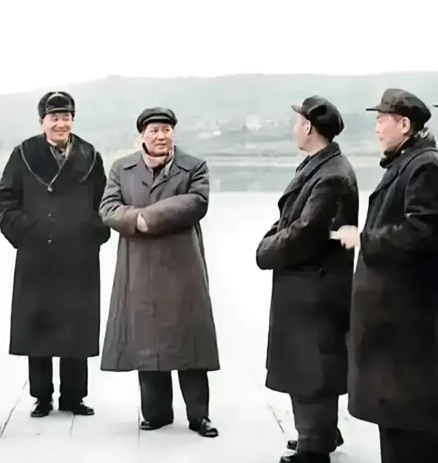 抄袖交谈！