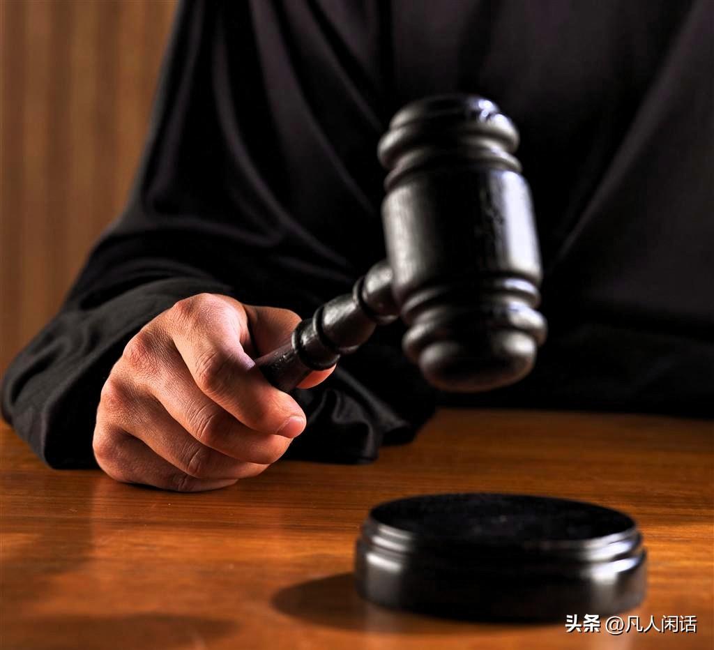 最高法5月26日公布了一个让人心里发堵的案子：一个两岁女童，因为尿床，被父亲的同
