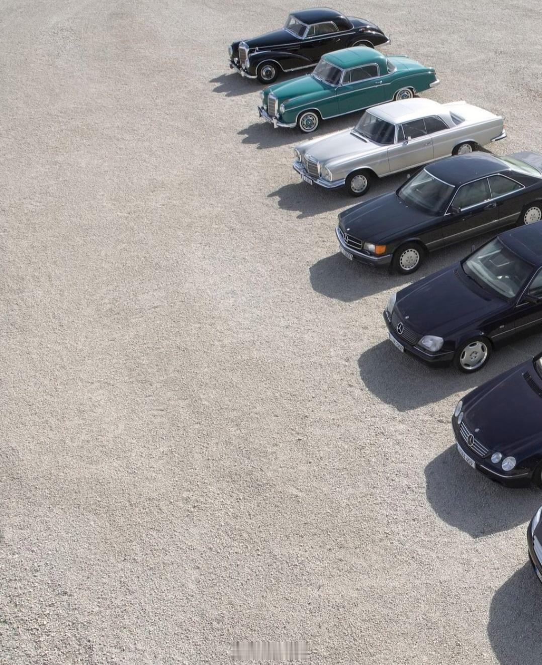 德系车[超话]大v聊车汽车美图 没有B柱的奔驰轿跑，你能认出几辆？一会评论区公布