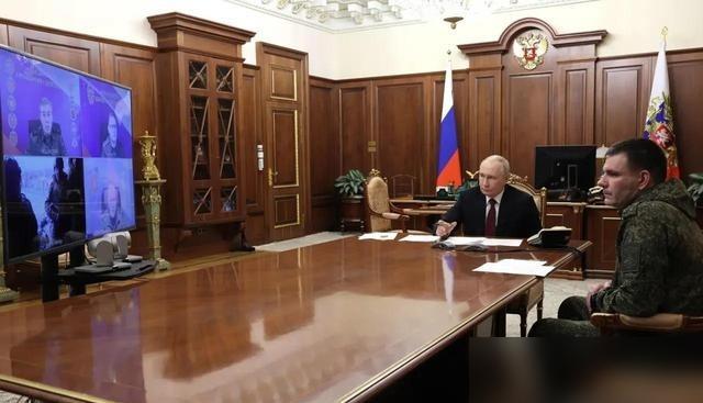 俄罗斯总统普京收到了来自总参谋长格拉西莫夫的正式确认：经过激烈的争夺战后，乌军重