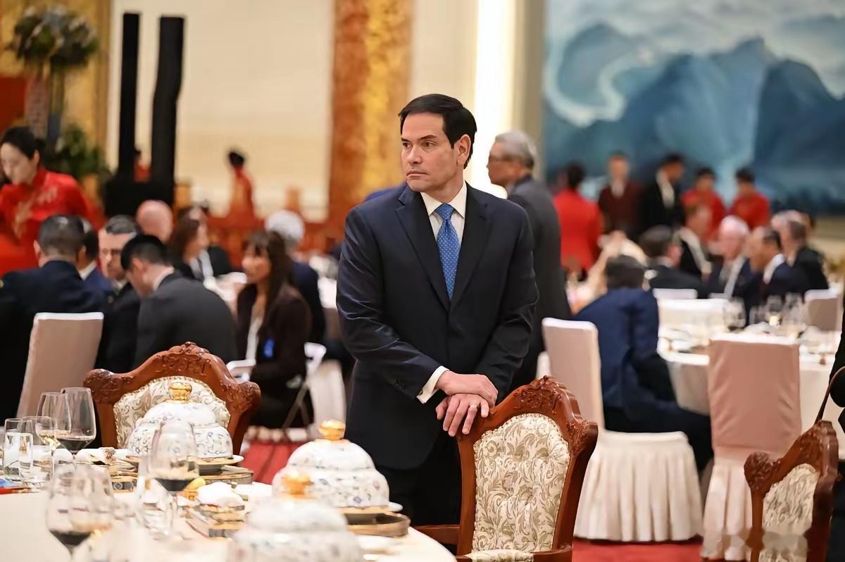 鲁比奥谈及台海问题时说，美国政府认为动武和强迫是可怕的错误，不乐见发生冲突。而中