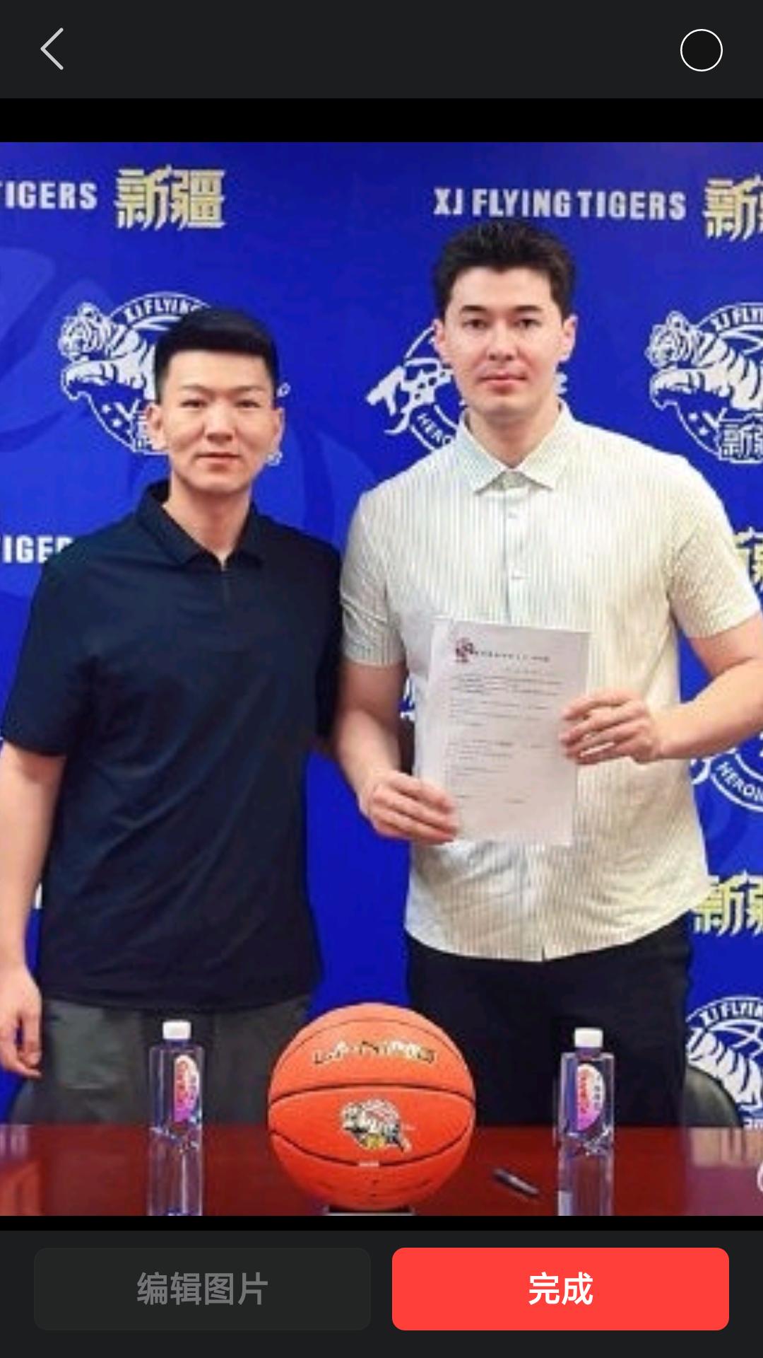 【阿布都沙拉木顶薪续约新疆男篮，继续征战CBA 联赛。】据央视网消息，昨天新疆广