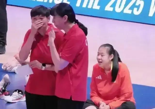 赖主任，赵教练和杨教练明白吗？看看龚翔宇，王媛媛等人的哭泣就知道！别再等待，别再