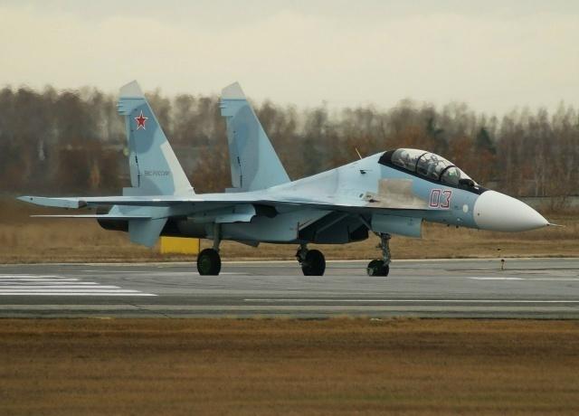 俄罗斯空天军一架苏-30SM战斗机在卡累利阿的普里奥涅日地区坠毁。
2名机组人员