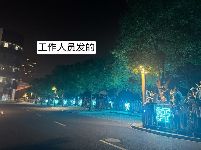 天呐宋亚轩人气好高！和粉丝也是双向奔赴！好宠粉的亚轩[爱慕] ​​​