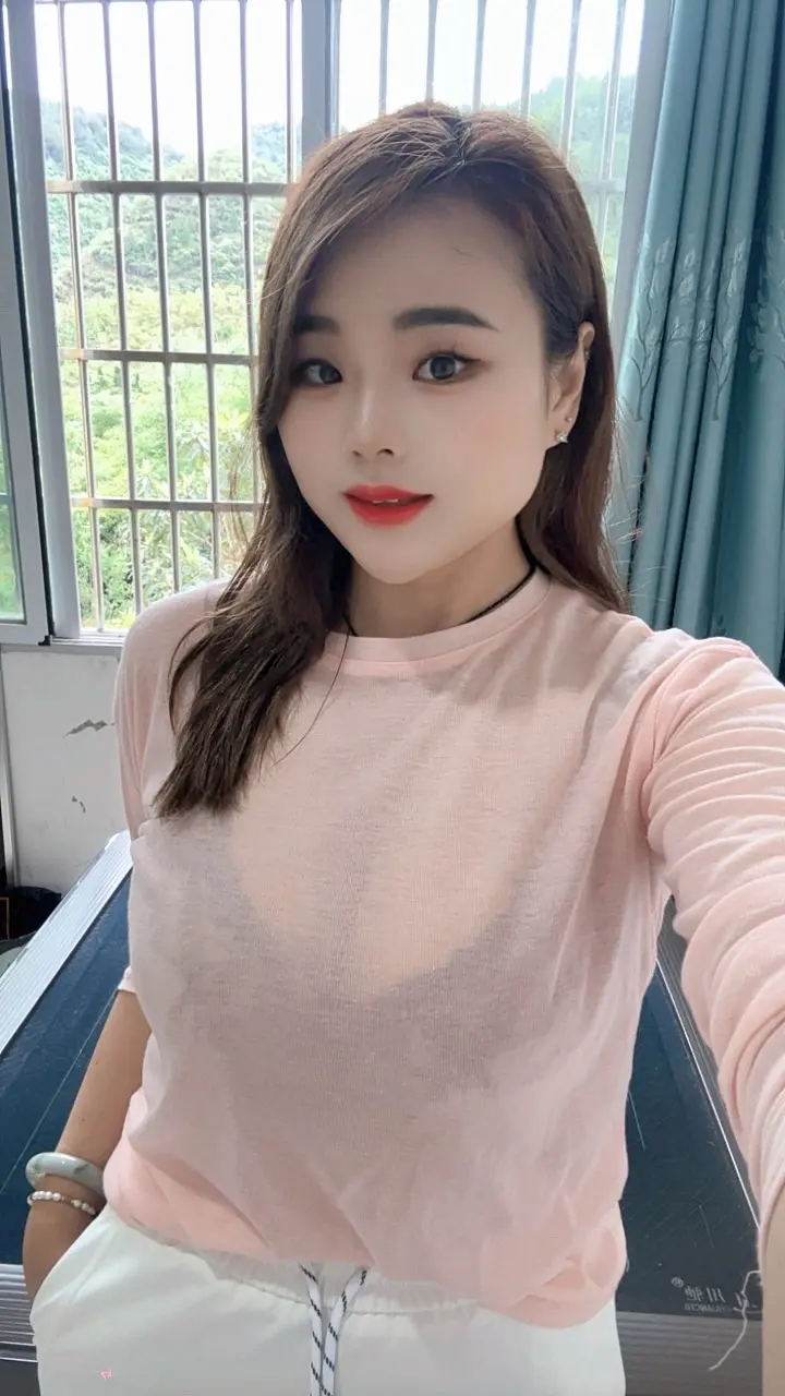 在这个薄情的年代，你不必在乎失去谁，应该在乎剩下的还有谁