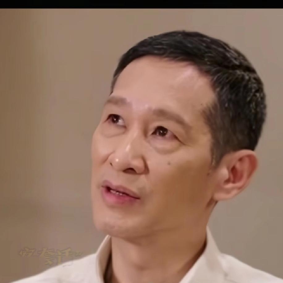 王劲松说：“当年傅彪说你来北京发展，可以住在我家里，我带你去每个剧组，帮你介绍一