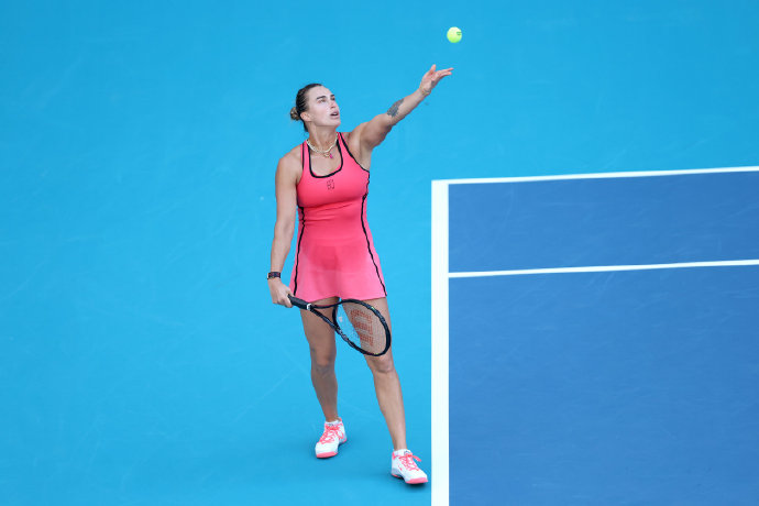 萨巴伦卡终结高芙硬地决赛9连胜，交手纪录7-6领先