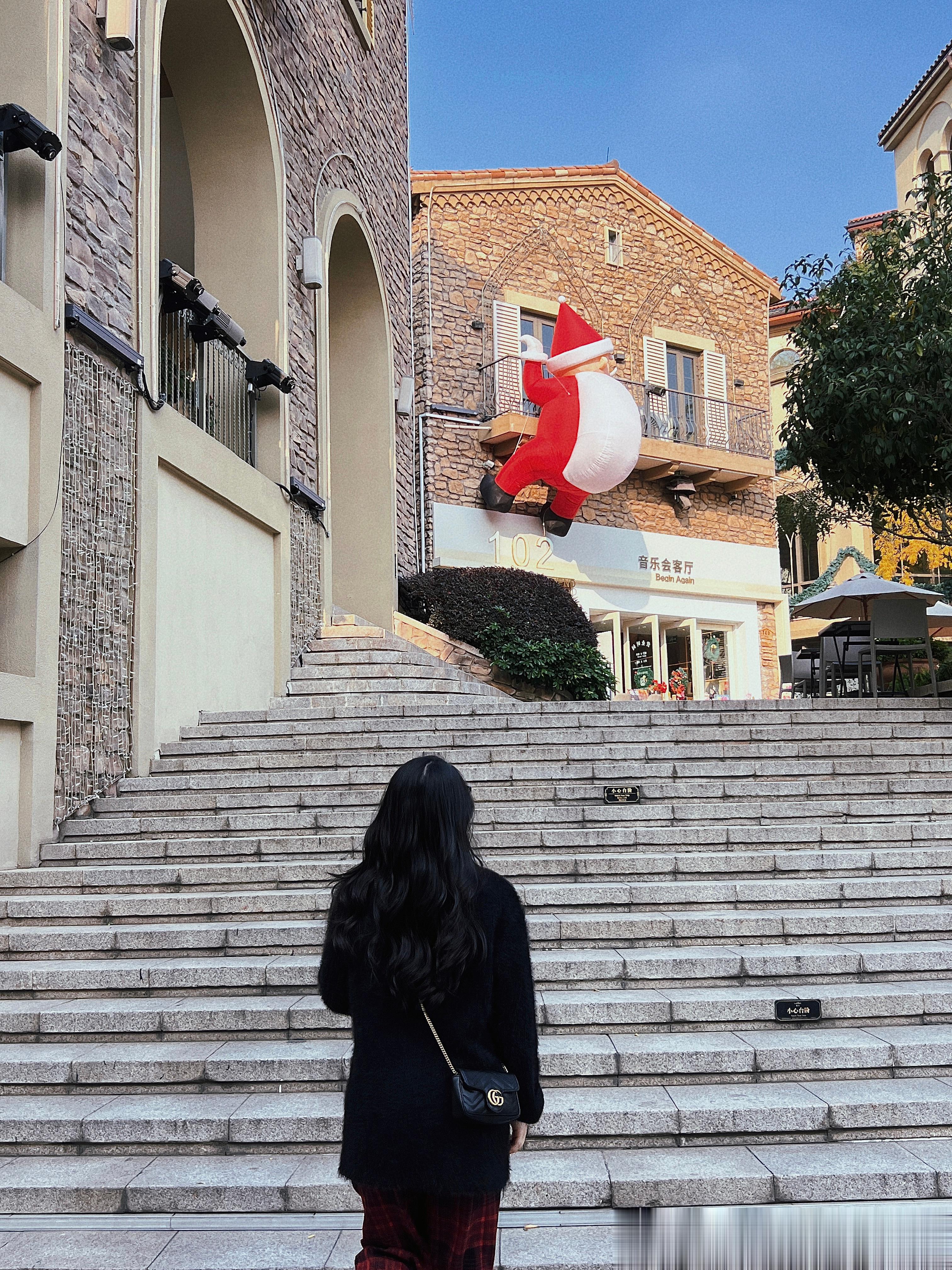 太阳出门我出门珍惜成都每一个有阳光的日子🍂  ​​​