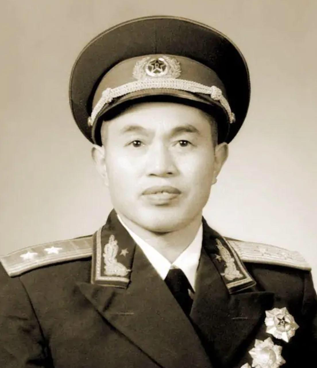 1944年，皮定均俘获伪军参谋长李大用，不打不杀，先优待，然后还把他放了，众人不