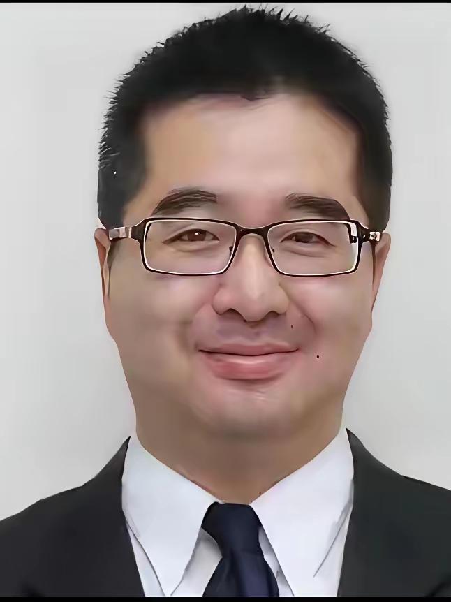 国民党副主席萧旭岑扔出个重磅炸弹，一句话把窗户纸捅破了：台湾人没国籍，只有户籍。