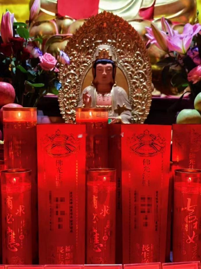 每一句佛号都是功德的积累，别小看这些看似平凡的举动，它们就像播下的福种，终有一日