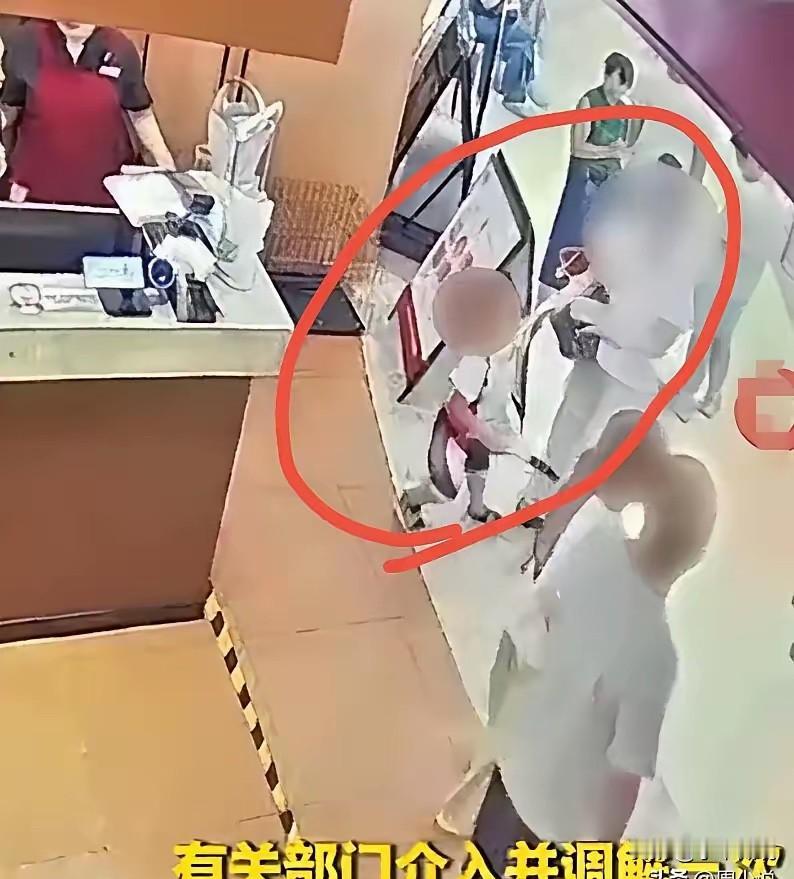 近日，长沙一场餐厅纠纷引发全网热议，彻底撕开了当下很多家庭的教育短板，也让人看清