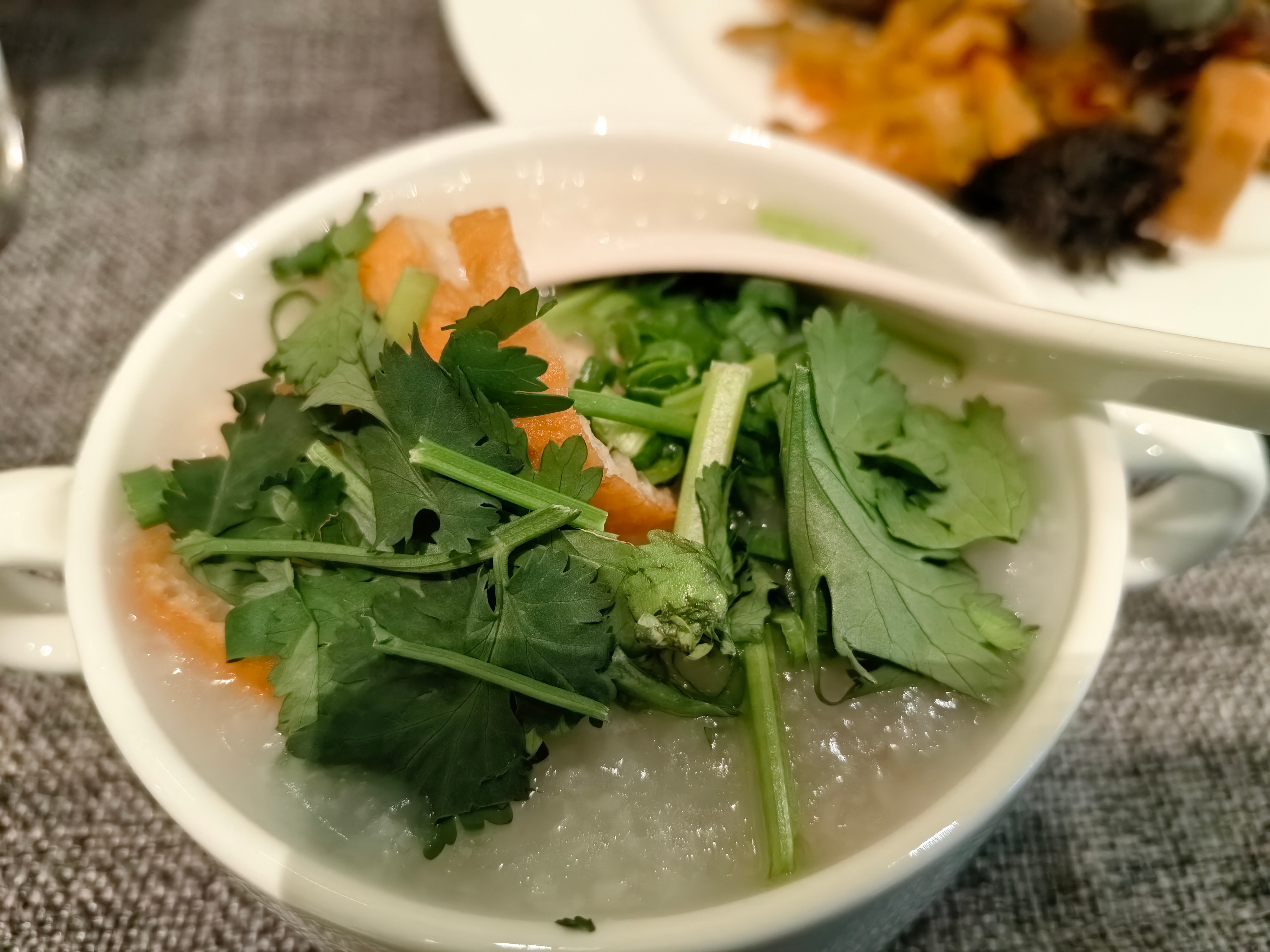 #做早饭时想# 【美光和晋华和解是长江存储帮的忙】美光和晋华终于和解，这对双方都