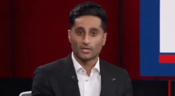 网页链接Shams Charania在节目中谈及雄鹿球员扬尼斯-阿德托昆博的最新