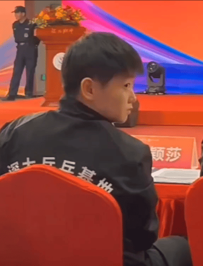 此女神颜 不允许任何人忤逆这个圆脸妹！！！ 