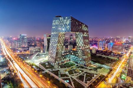 央视（CCTV）：看点：“国家队的恢弘气象”。阵容最全面、最正统，涵盖主流艺术家