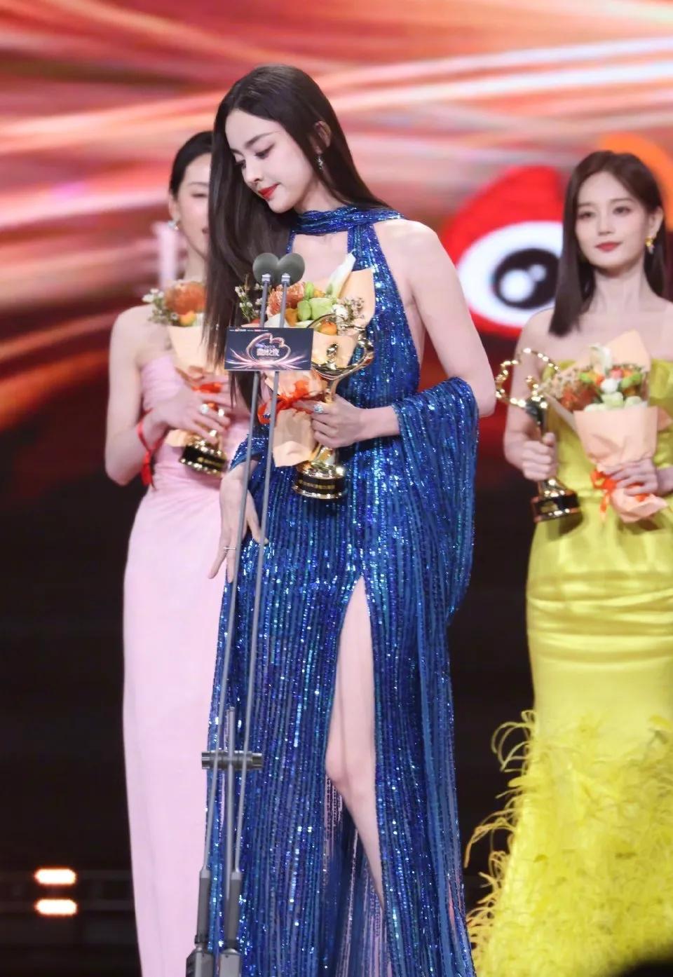 娜扎、李一桐、陈都灵同台，百花齐放
