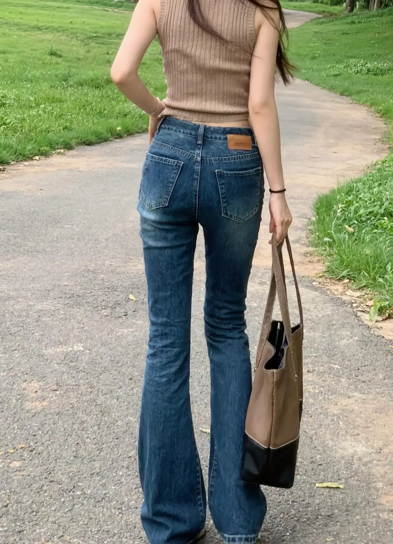 紧身牛仔裤 牛仔裤穿搭 牛仔裤 显瘦牛仔裤 视频同款