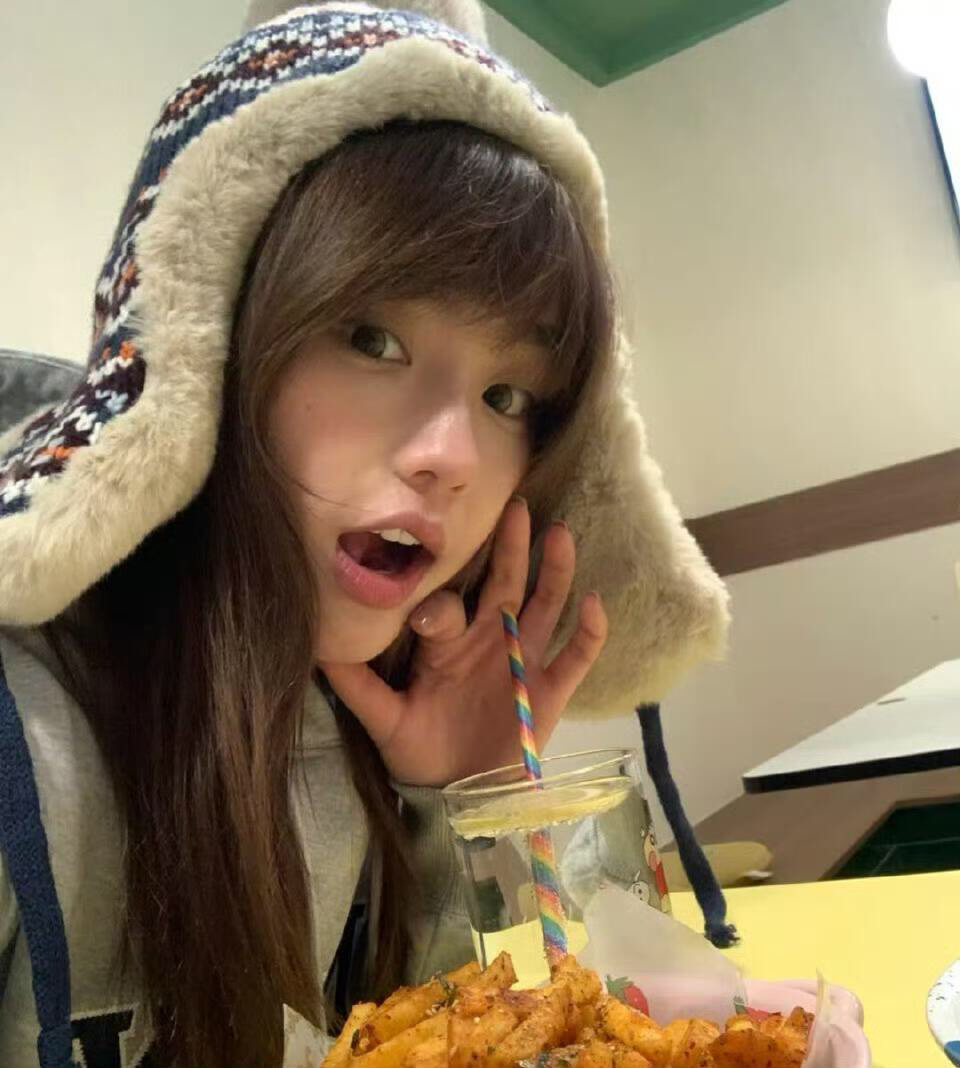 我一直都想要一个答案 现在才明白 有些事 没必要再去追问 因为当我再回头看时 每