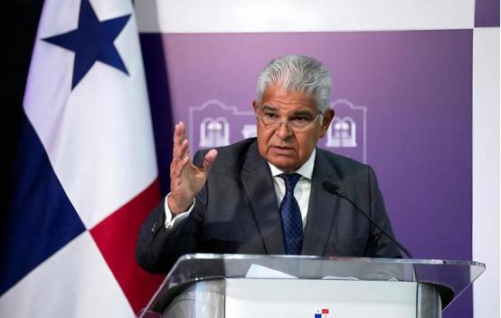 巴拿马公开喊话中国！当地时间3月13日，巴拿马政府公开恳请中国企业不要放弃在当地