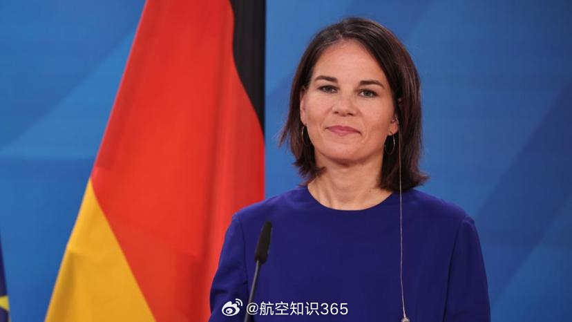 【德外长表示可以允许继续向沙特出售战机】德国外长贝尔伯克表示，德国允许向沙特出售