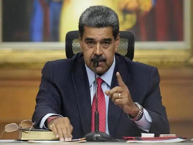 你说的合法是合国际法还是美国国内的法？

很遗憾，这次两个法都不合！

特朗普的