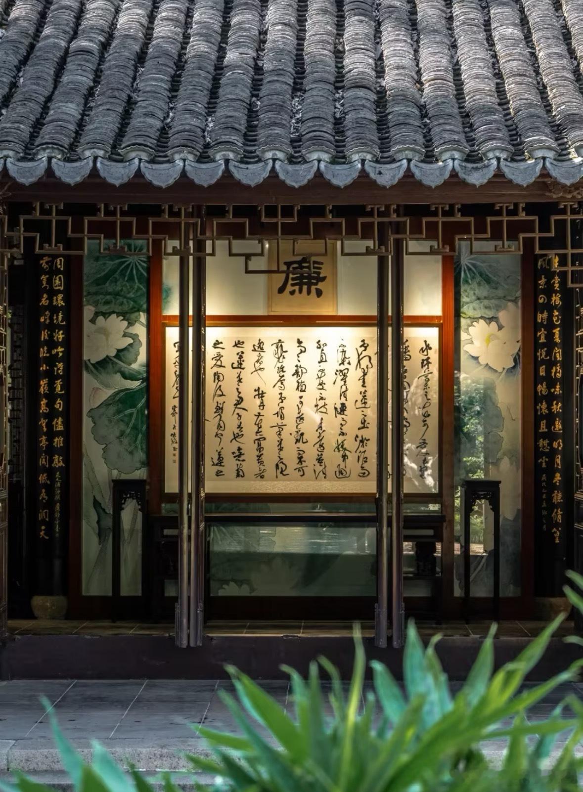 【戊成月：回到结构】，10月8日寒露后，到11月7日立冬前，进入戊戌月。戌为燥土
