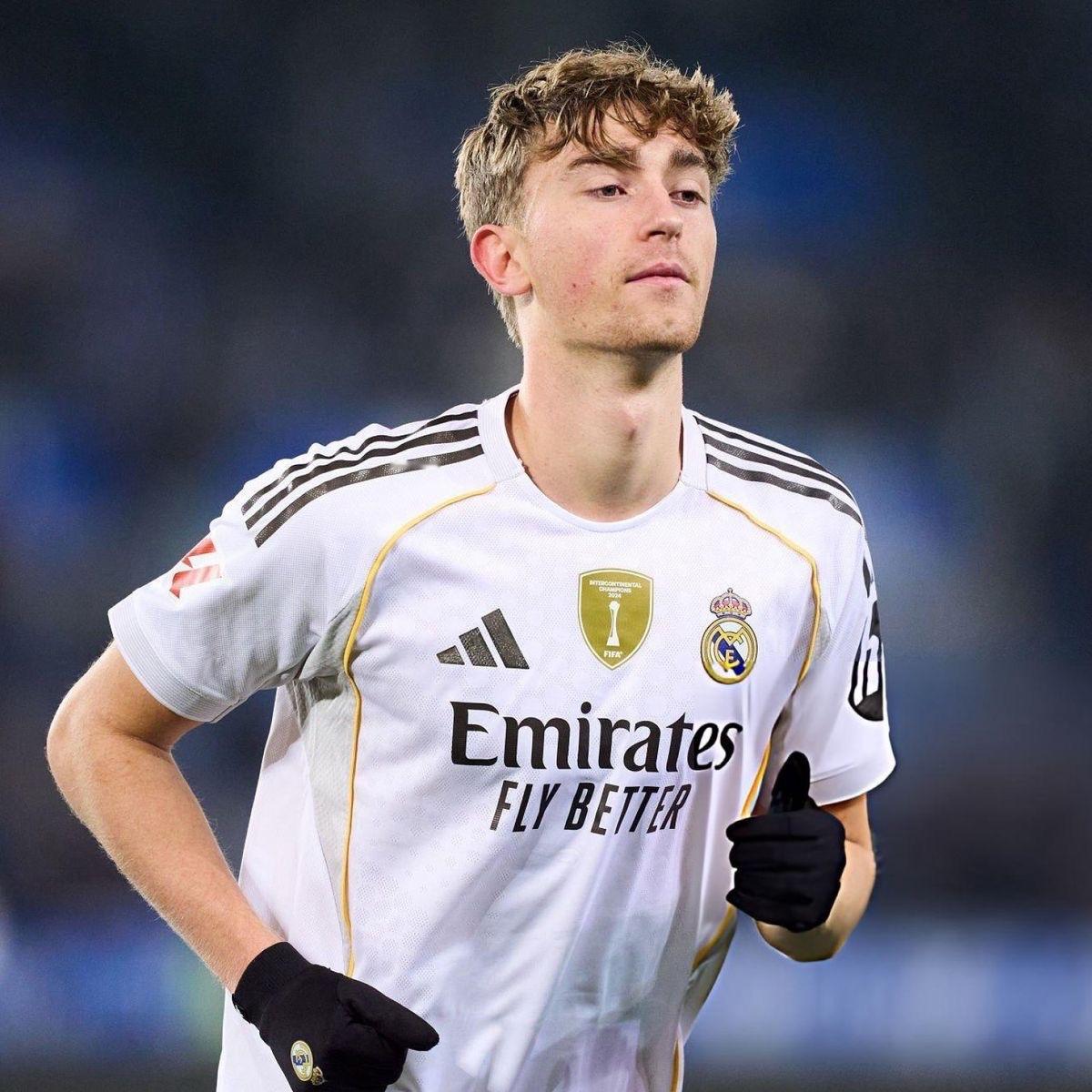 如果劳尔·阿森西奥的伤情得到确认，那么阿韦洛亚在对阵比利亚雷亚尔的比赛中，中后卫