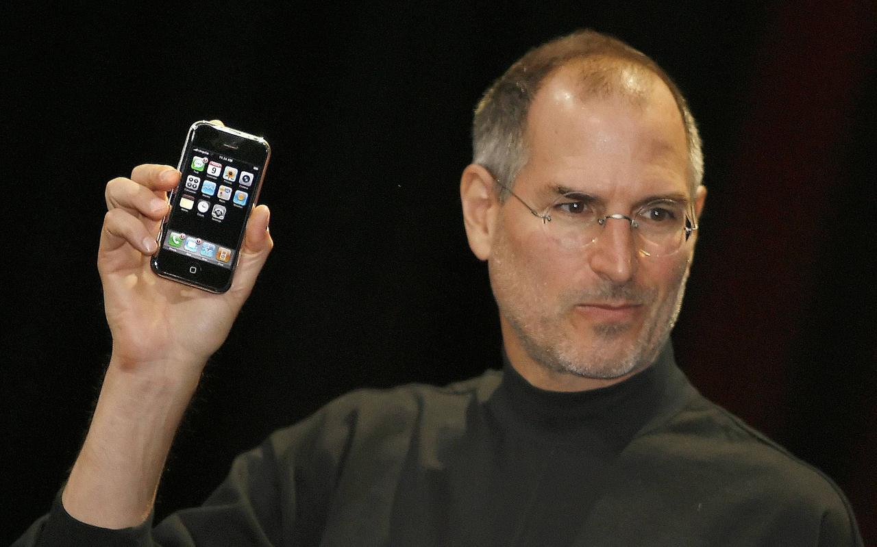 苹果至今发布42款iPhone，只有这三款堪称“封神”，你用过哪款？


1、初