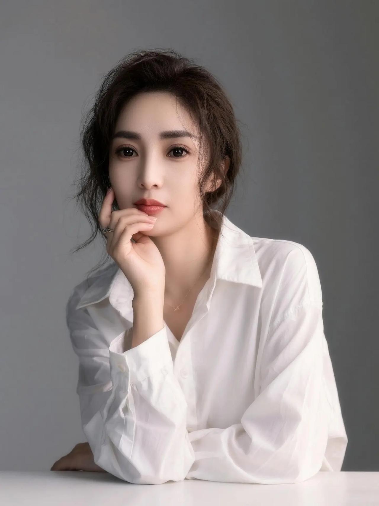 清纯美女 白衬衣