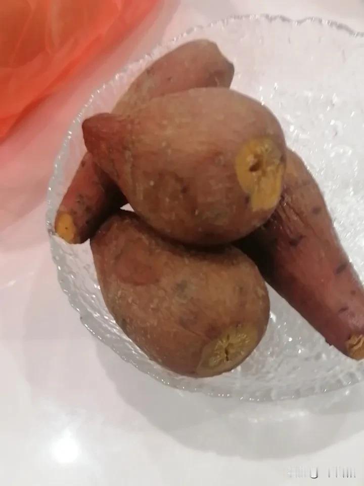 之前我总以为，做头条就是追热点博流量，写出来的东西自己都没什么感触。参与认证作者