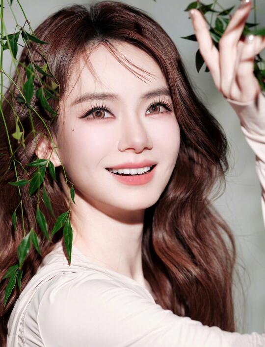 为戚薇化的无敌青春春游妆