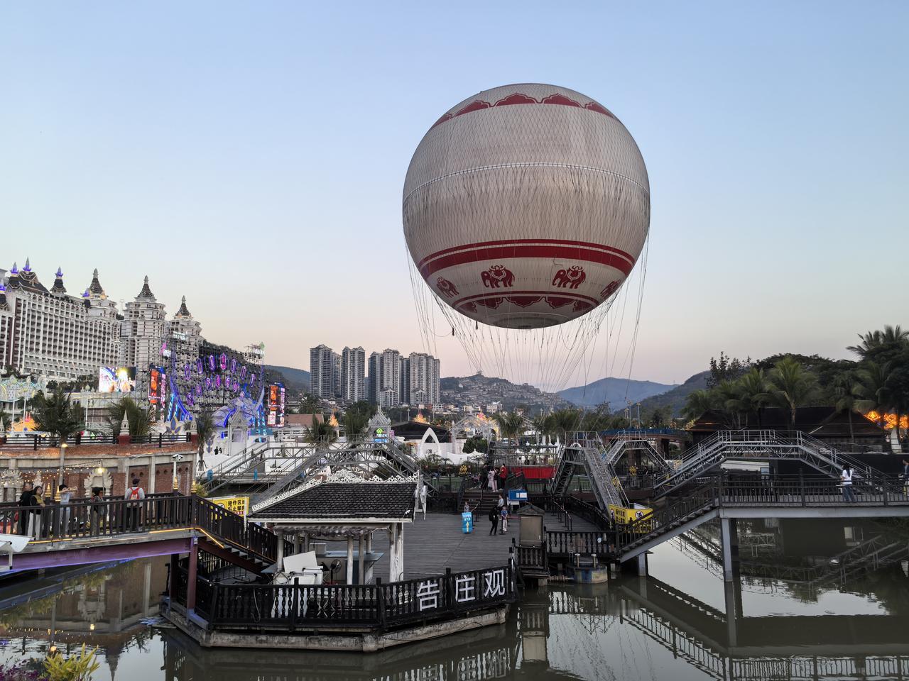 不用怀疑，日本还会更疯狂的。现在的日本其实已经开上快车道了，而这辆车最大的问题不