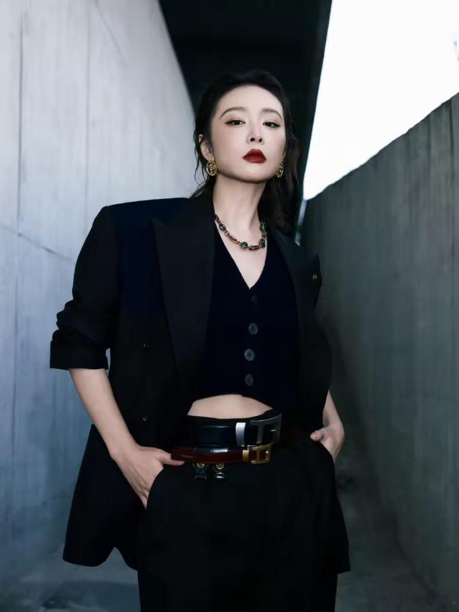 高叶一秒切号大嫂 高叶这气场，隔着屏幕都被震慑到了 