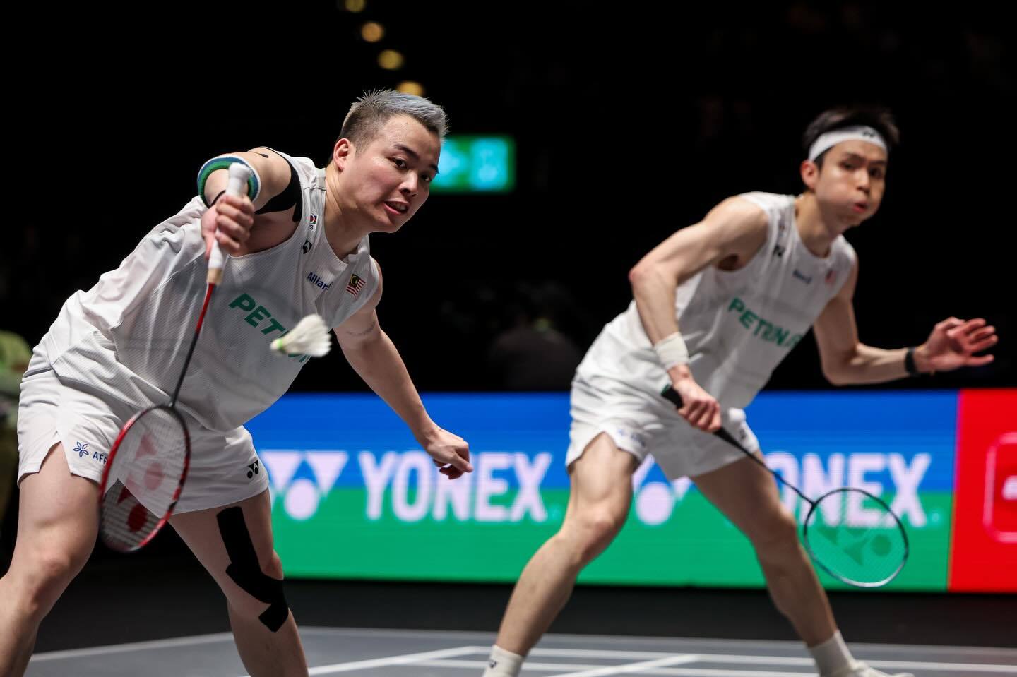 谢定峰/苏伟译🇲🇾 21-17、21-15 🇫🇷小波波夫/大波波夫202