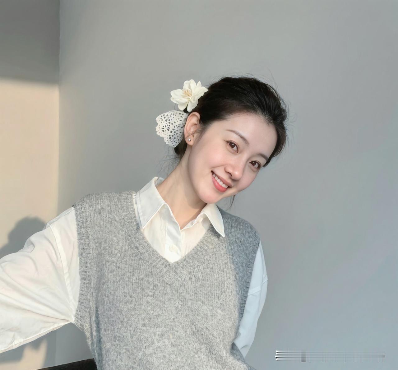 真正打动人心的，
往往不是那些腻歪的甜言蜜语，
也不是昂贵的礼物。
而是那种下意