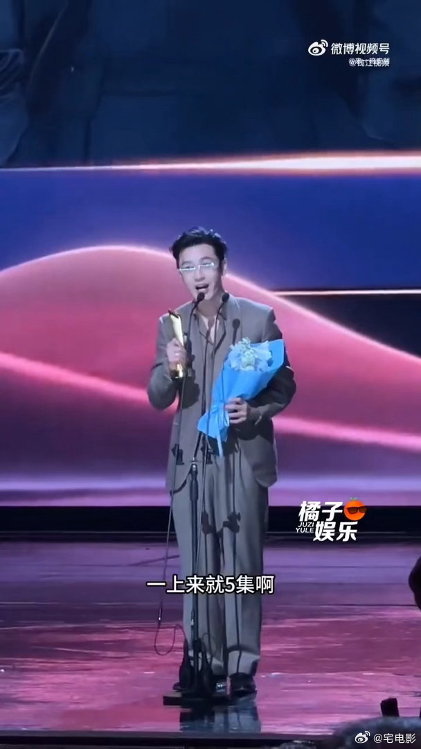 原来黄晓明是白日提灯的出品人自嘲“金主爸爸”，现场狂安利，黄晓明的反差感太可爱 